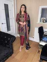 Load image into Gallery viewer, Maroon Lilen Shalwar Kameez with woollen  dupatta 3piece ready to wear suit
