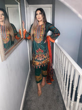 Load image into Gallery viewer, Green Lilen Shalwar Kameez with chiffon  dupatta 3piece ready to wear suit
