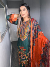 Load image into Gallery viewer, Green Lilen Shalwar Kameez with chiffon  dupatta 3piece ready to wear suit
